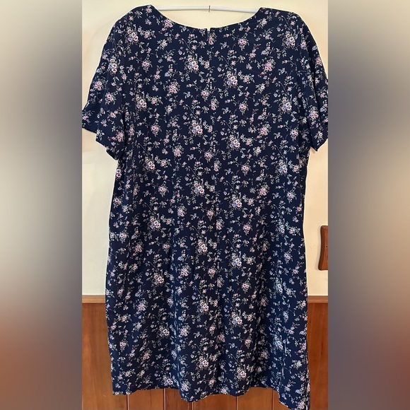 Vintage Betsy’s Things 2XL navy blue floral short sleeved dress. - Picture 2 of 6